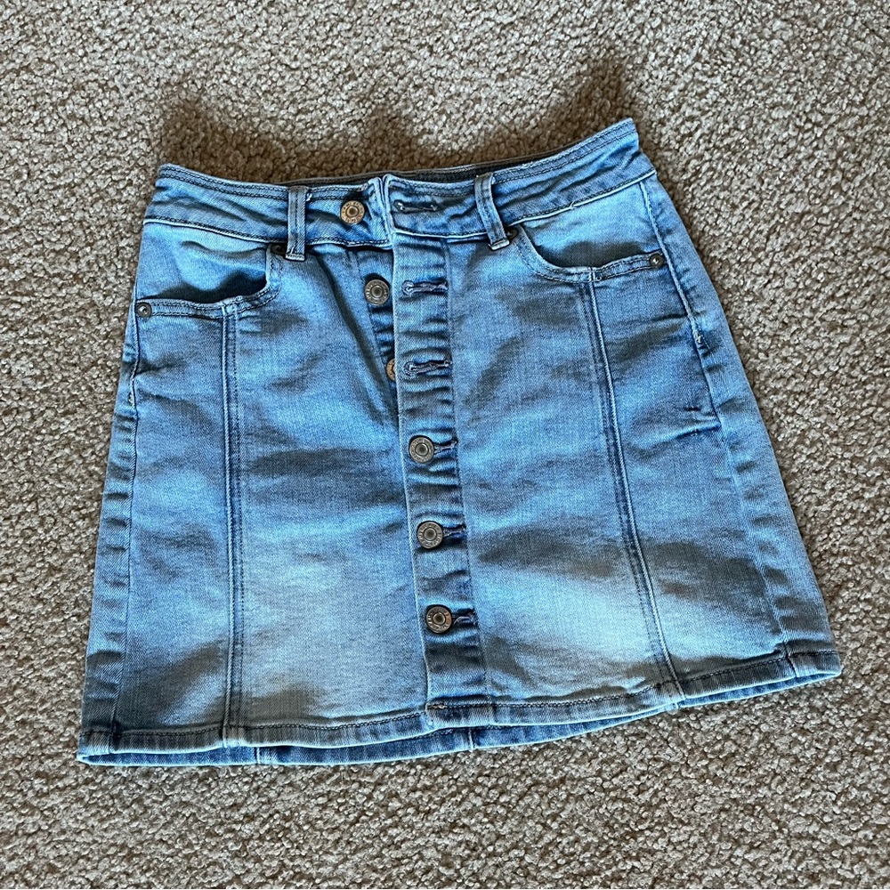 Womens AE button down mini jean skirt